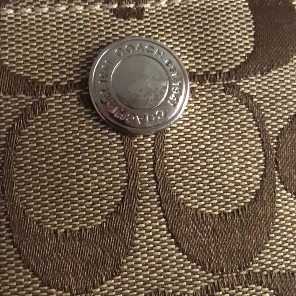 Coach - SIGNATURE SWING PACK (Khaki Brown/Camel) - Picture 2 of 6